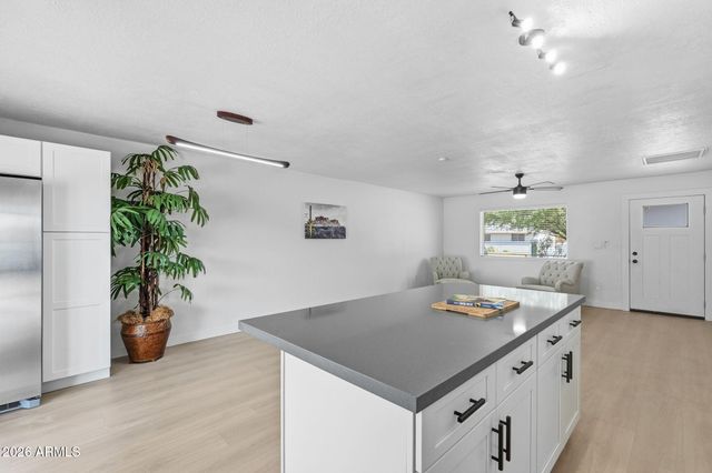 1343 W 7TH Avenue, Mesa, AZ 85202
