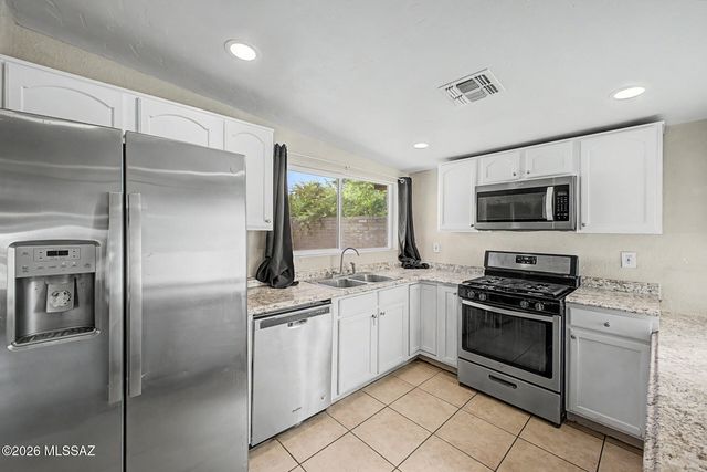 2126 E Hidalgo Vista, Tucson, AZ 85713