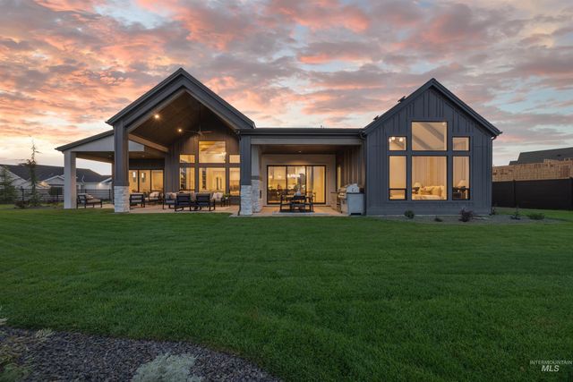 7320 N Firhill Pl, Eagle, ID 83616
