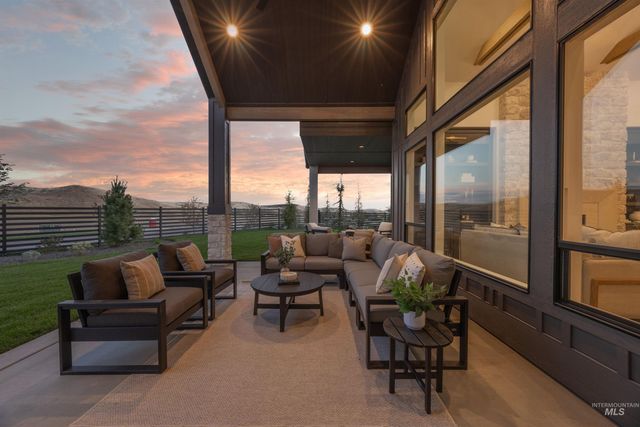 7320 N Firhill Pl, Eagle, ID 83616