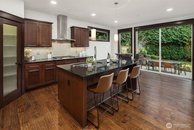 6555 125th Avenue NE, Kirkland, WA 98033