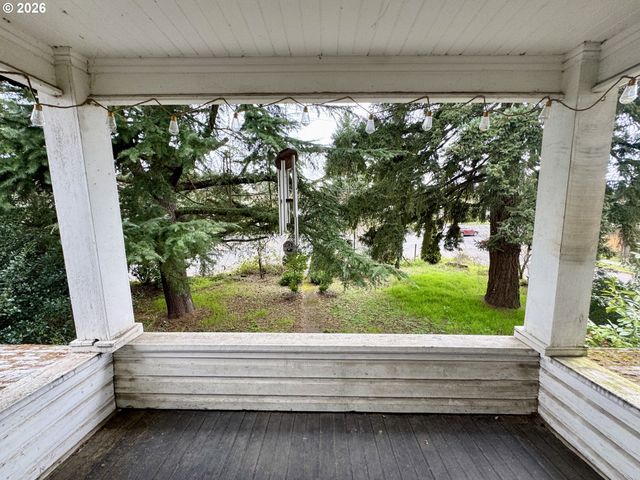 805 River Rd, Eugene, OR 97404