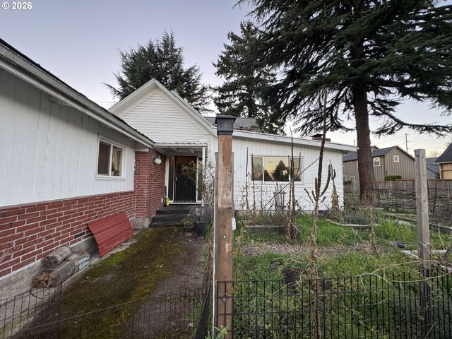 805 River Rd, Eugene, OR 97404