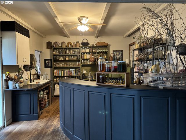 805 River Rd, Eugene, OR 97404