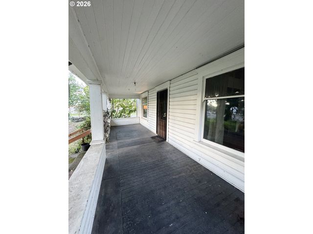 805 River Rd, Eugene, OR 97404