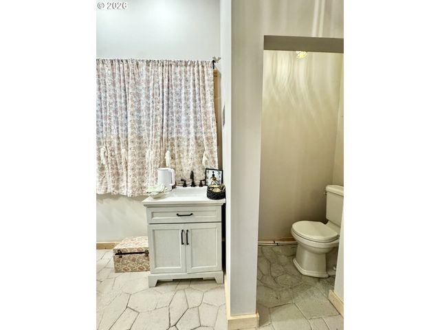 805 River Rd, Eugene, OR 97404