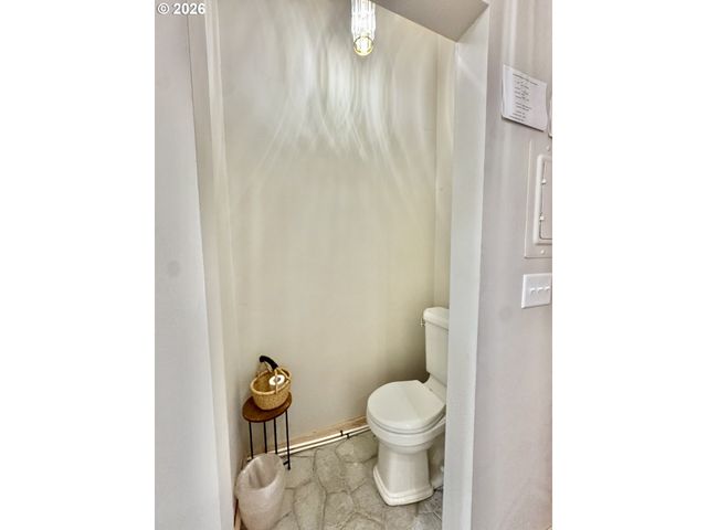 805 River Rd, Eugene, OR 97404