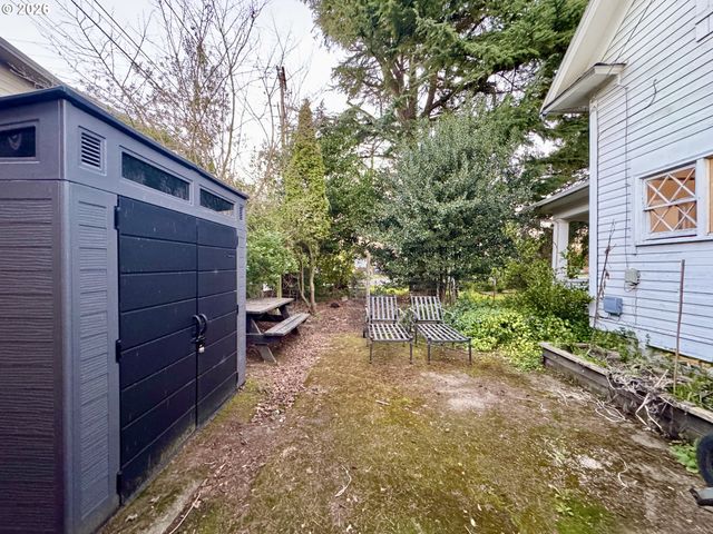 805 River Rd, Eugene, OR 97404