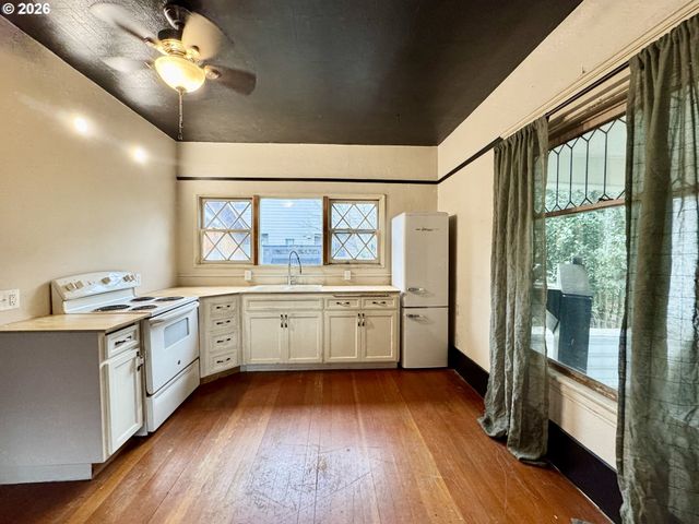 805 River Rd, Eugene, OR 97404