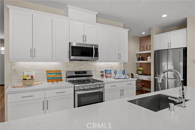 13873 Mesa View Drive, Victorville, CA 92392