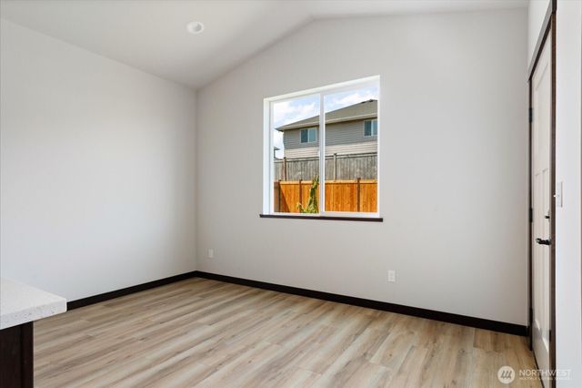 926 NW Shire Street, Oak Harbor, WA 98277