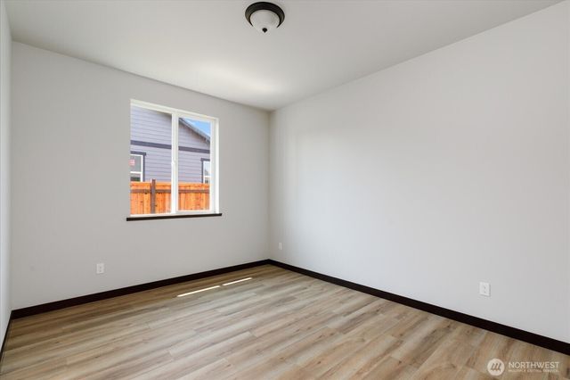 926 NW Shire Street, Oak Harbor, WA 98277