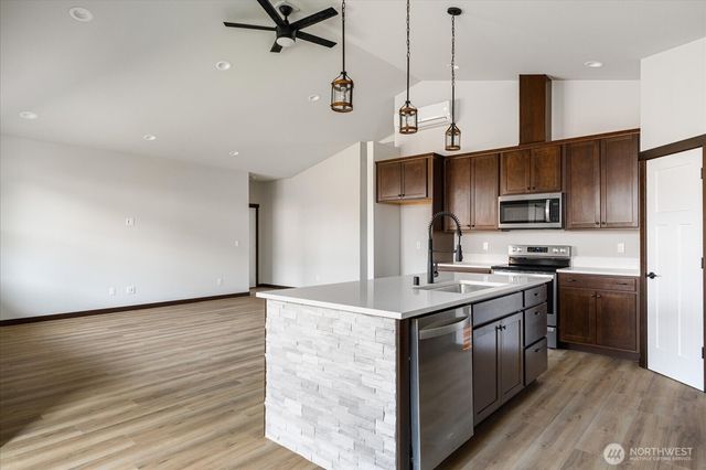 926 NW Shire Street, Oak Harbor, WA 98277