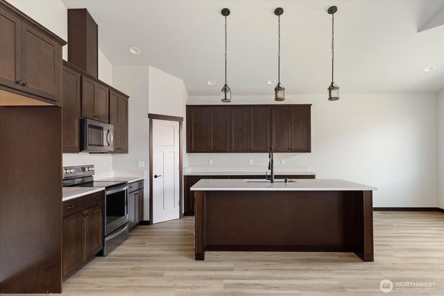 926 NW Shire Street, Oak Harbor, WA 98277