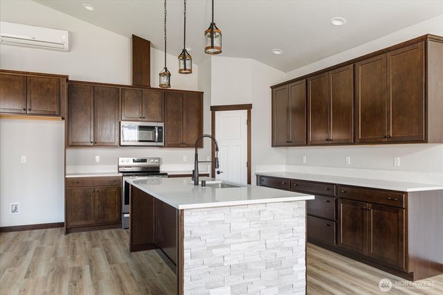 926 NW Shire Street, Oak Harbor, WA 98277