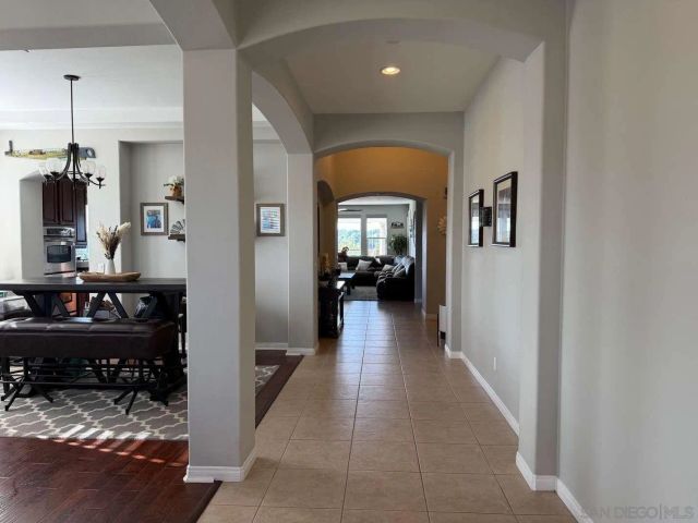 2327 Clearcrest LN, Fallbrook, CA 92028
