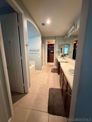 2327 Clearcrest LN, Fallbrook, CA 92028