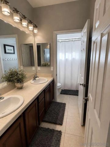 2327 Clearcrest LN, Fallbrook, CA 92028