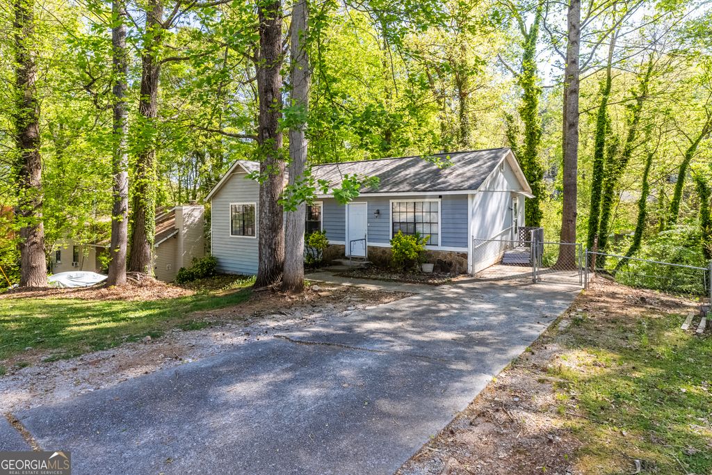 5350 Nathan Drive NW, Lilburn, GA 30047