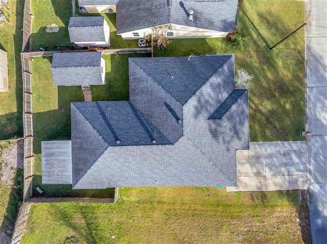 242 Summerwood Drive, Sulphur, LA 70663