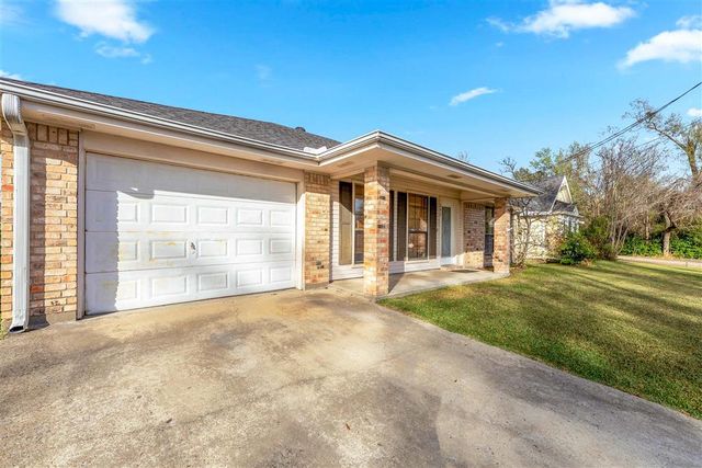 242 Summerwood Drive, Sulphur, LA 70663