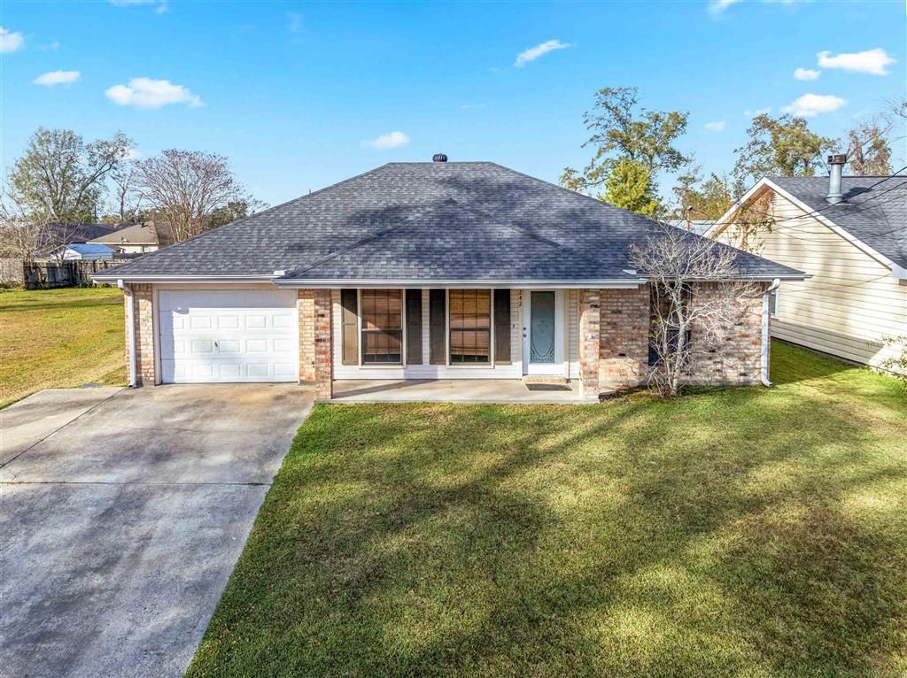 242 Summerwood Drive, Sulphur, LA 70663
