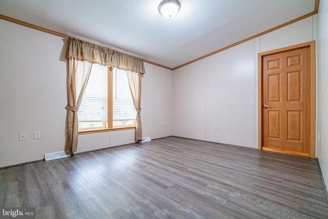 303 BASIL CT, York, PA 17402