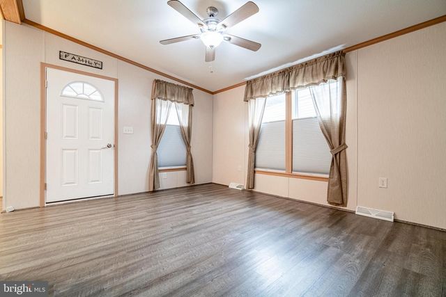 303 BASIL CT, York, PA 17402