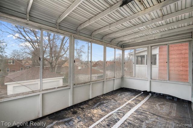 16204 Roselawn Street, Detroit, MI 48221