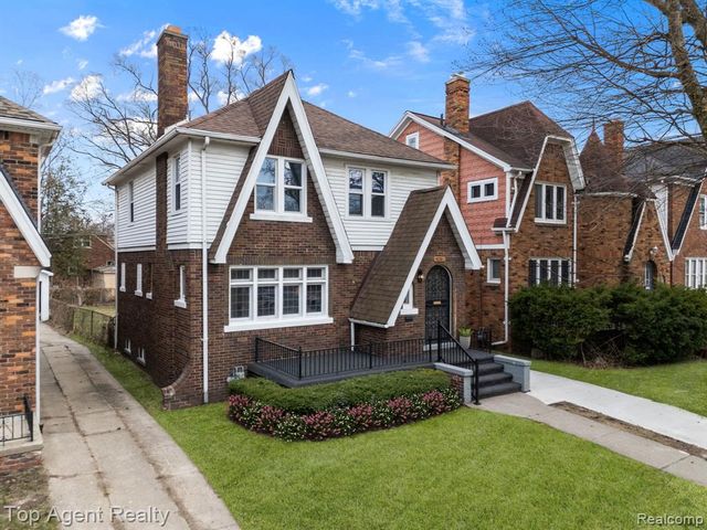 16204 Roselawn Street, Detroit, MI 48221