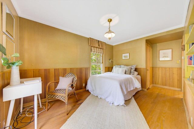 805 E Hyde WAY, Fox Point, WI 53217
