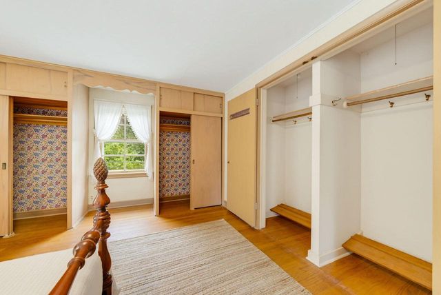 805 E Hyde WAY, Fox Point, WI 53217
