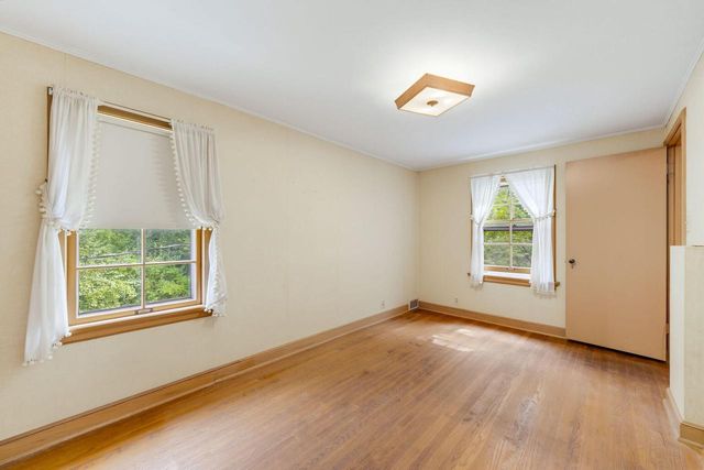 805 E Hyde WAY, Fox Point, WI 53217