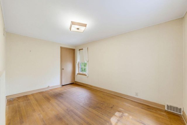 805 E Hyde WAY, Fox Point, WI 53217