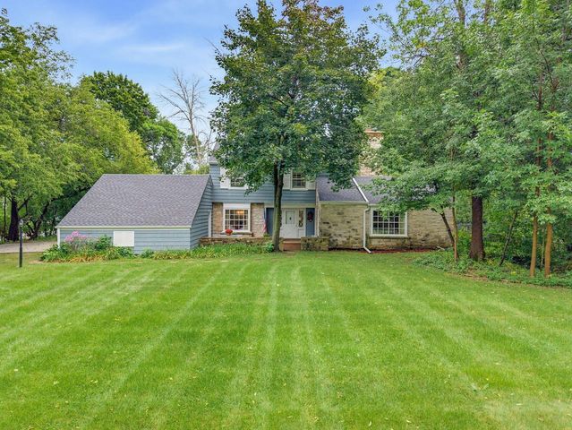 805 E Hyde WAY, Fox Point, WI 53217
