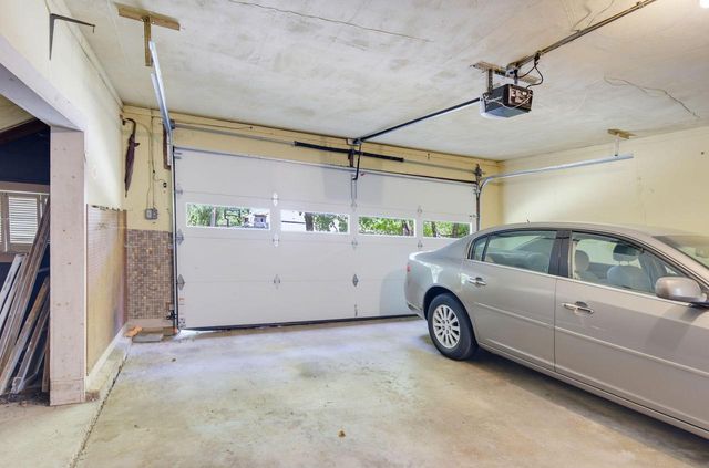 805 E Hyde WAY, Fox Point, WI 53217