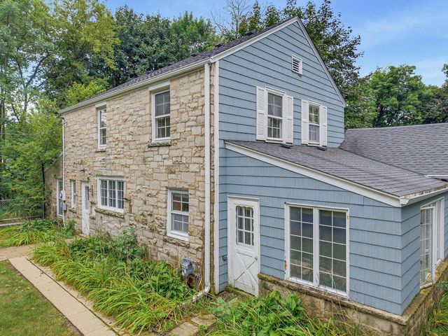 805 E Hyde WAY, Fox Point, WI 53217