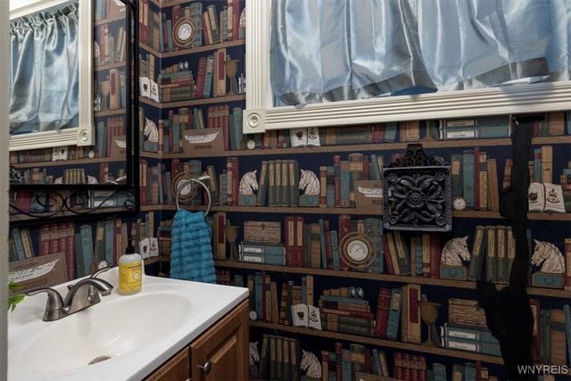 188 Devereaux Court, Lockport City, NY 14094