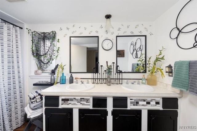 188 Devereaux Court, Lockport City, NY 14094