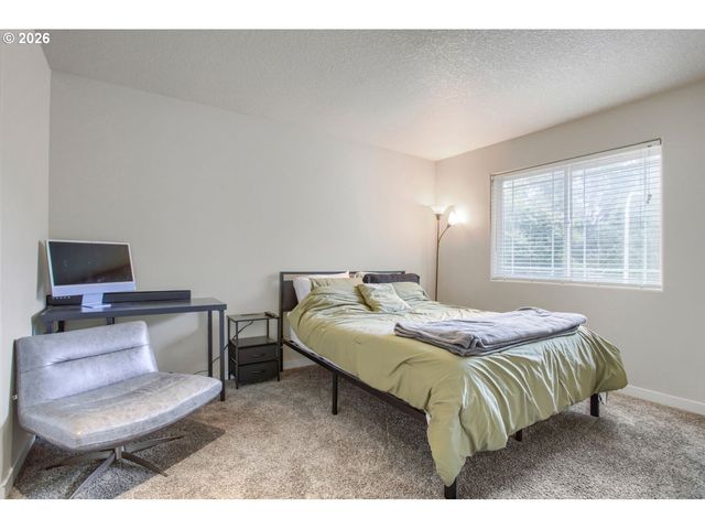 28525 GREENWAY Dr, Wilsonville, OR 97070