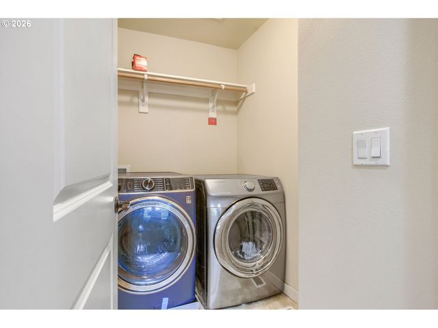 28525 GREENWAY Dr, Wilsonville, OR 97070