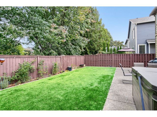 28525 GREENWAY Dr, Wilsonville, OR 97070