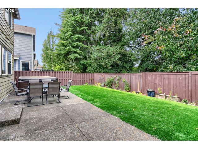 28525 GREENWAY Dr, Wilsonville, OR 97070