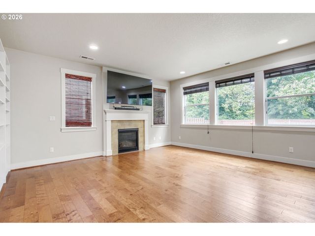 28525 GREENWAY Dr, Wilsonville, OR 97070