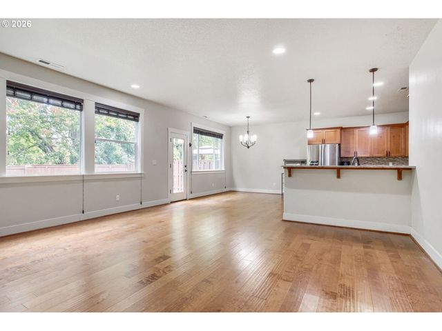 28525 GREENWAY Dr, Wilsonville, OR 97070