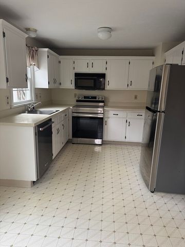 23 Bellwood Circle 23, Bellingham, MA 02019