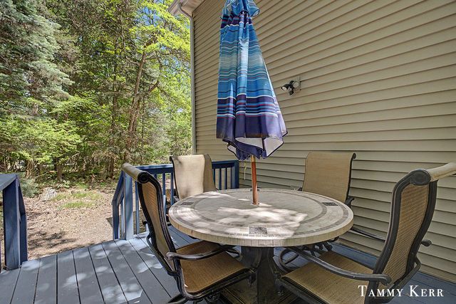 2339 Forest Trail Circle, Fennville, MI 49408