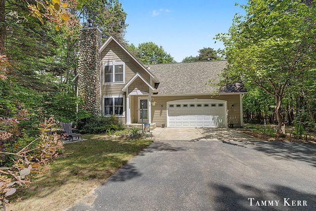 2339 Forest Trail Circle, Fennville, MI 49408