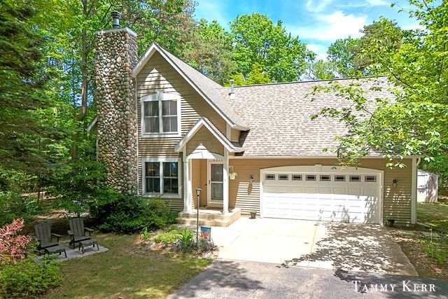 2339 Forest Trail Circle, Fennville, MI 49408