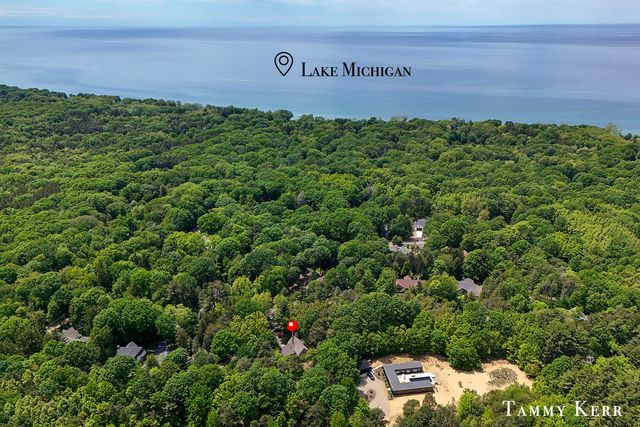 2339 Forest Trail Circle, Fennville, MI 49408